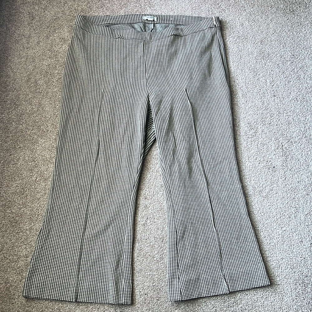 ON 34th PONTE KICK FLARE ANKLE PANT